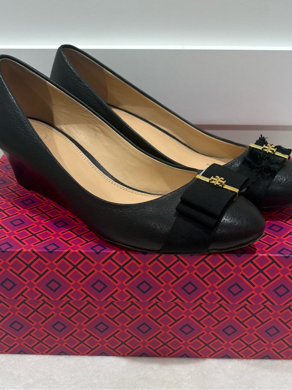 TORY BURCH TRUDY WEDGE HEELS - GENTLY USED IN BLACK (SIZE 8)